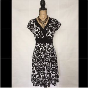 Stunning White House Black Market WHBM Dress